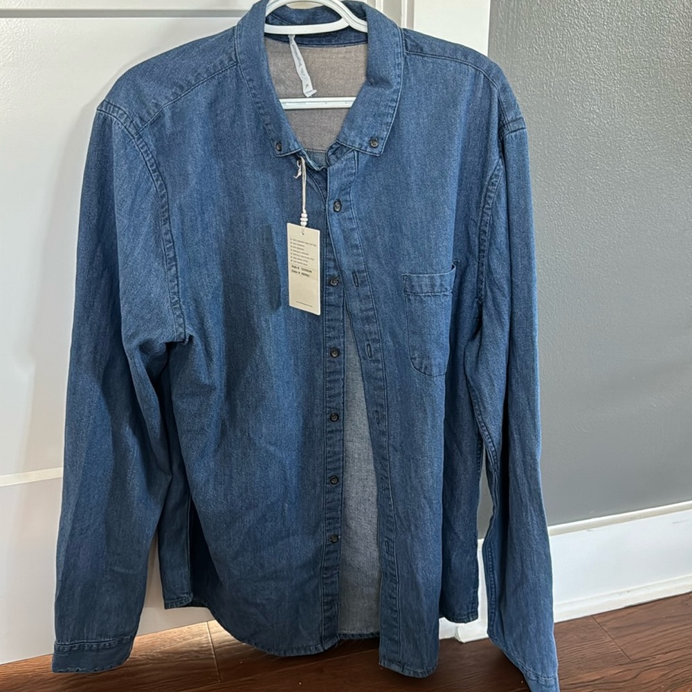 Alternative. Men’s, blue jean button up. NWT.